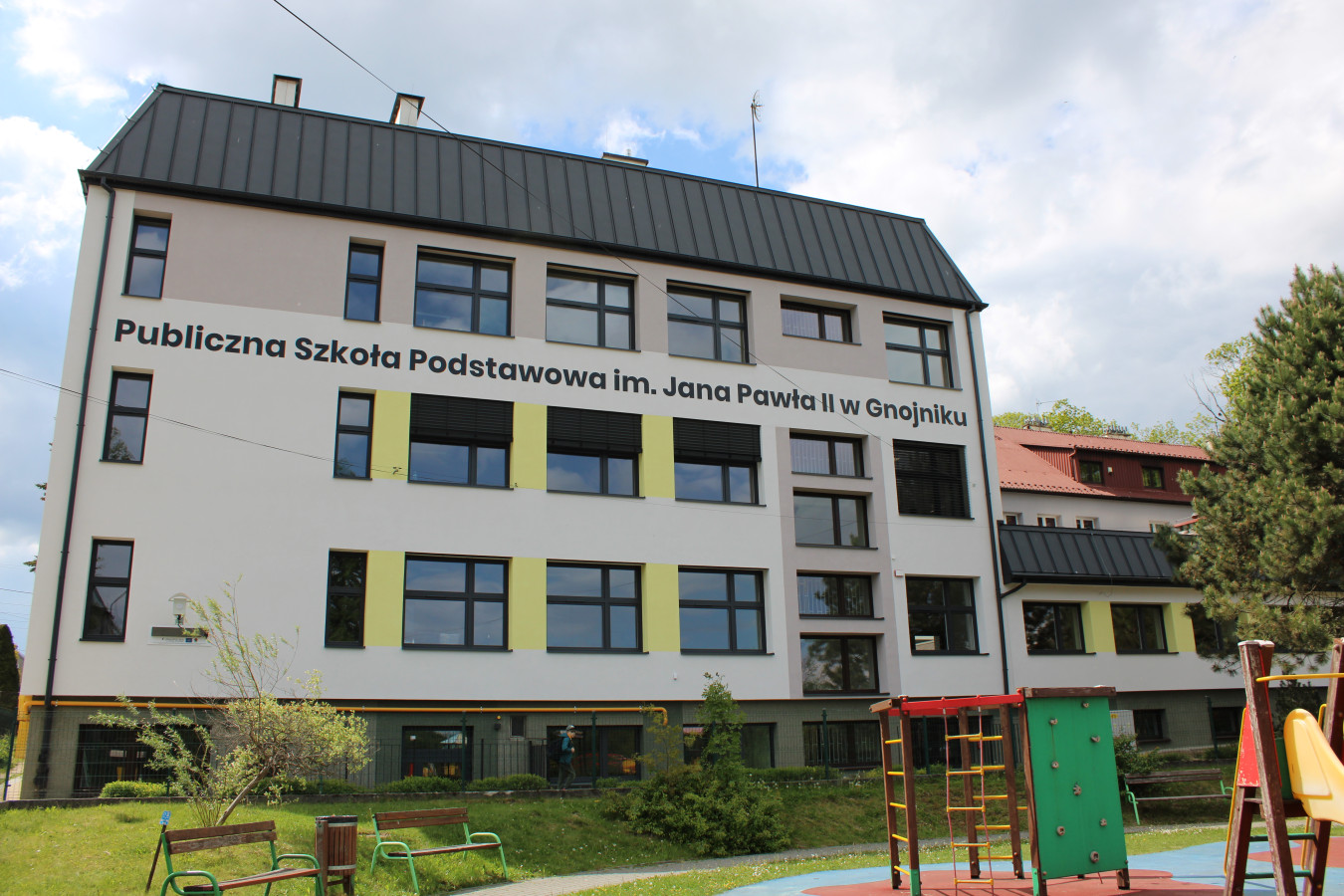 Szkoła Podstawowa w Gnojniku